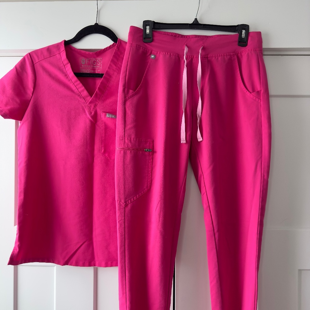 Catarina One-Pocket Scrub Top™(XS) & Zamora Jogger Scrub Pants™ (S, Tall) SET